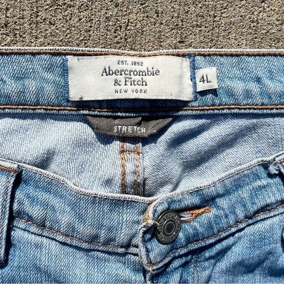 SOLD- Y2K flared Abercrombie & Fitch Madison light-wash jeans, size 4 long - Picture 8 of 9